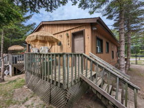 Modern Tiny Wood Cottage 04